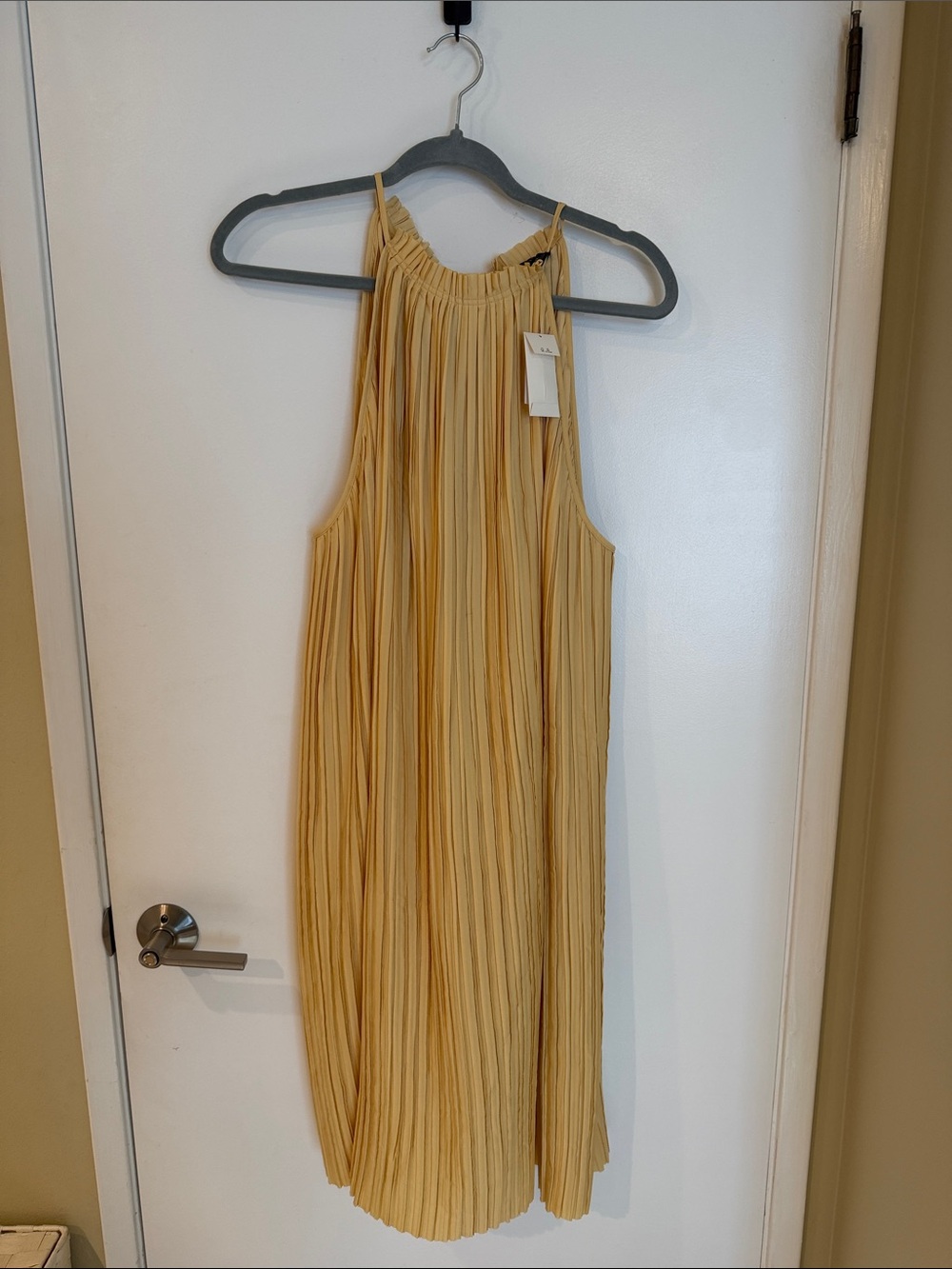 NEW BANANA REPUBLIC Sleeveless Pleated Midi Dress in Mustard